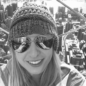 Meet your Posher, Laura